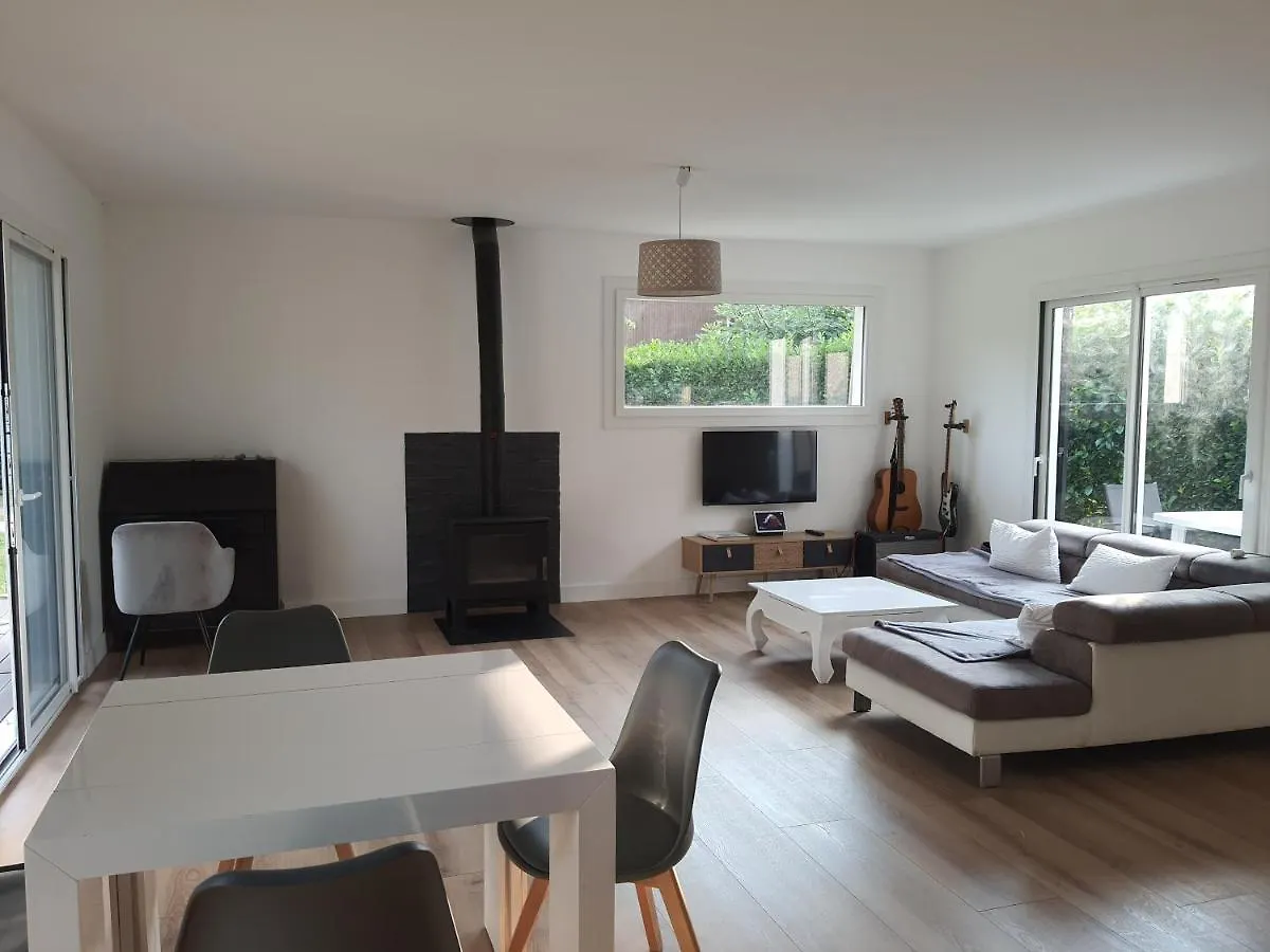Homestay Chambre Dans Villa Chez L'Habitant, Parking Gratuit, Sanitaires Partages Rhut